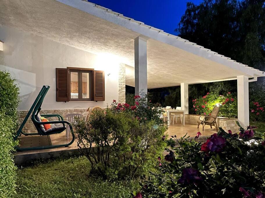 Rose Country Villa กัสซาโน เดลเล มูร์เจ ภายนอก รูปภาพ