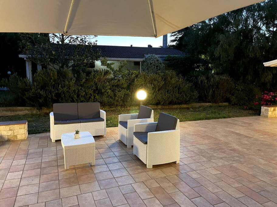 Rose Country Villa กัสซาโน เดลเล มูร์เจ ภายนอก รูปภาพ